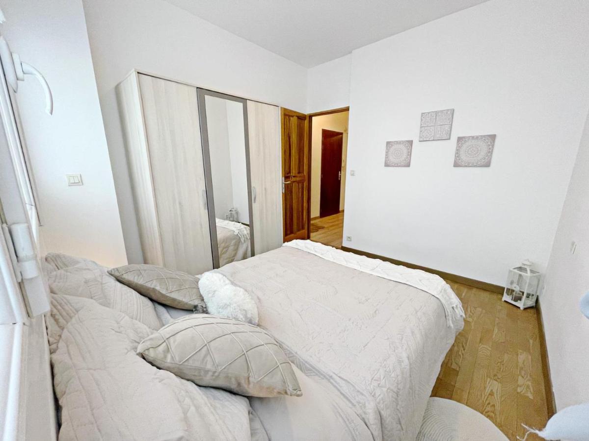 T2 Le Bien Etre 9eme-wifi-netflix-metro-parking-plage Apartment *
